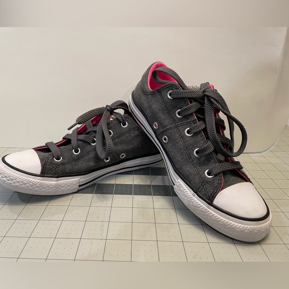 Gray with pink Converse All Star size 4 youth- 6 women’s- 36 EUR